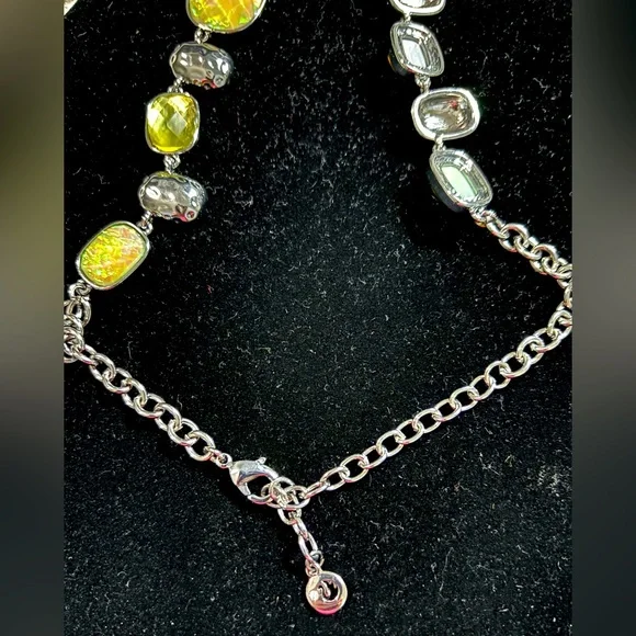 Beautiful Swarovski Crystal Necklace with Swan Logo 18" Long New Without Tags - Picture 3 of 6